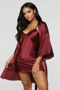 Fashion Nova Feeling A Little Shy Satin Robe Set - Wine