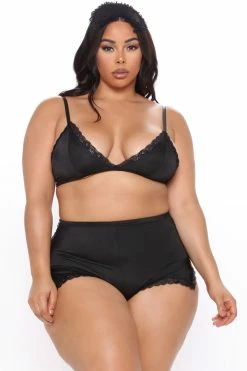 Brand new π Fashion Nova Sleeping Beauty 3 Piece PJ Set - Black/Black Pajama Sets π 12 Fashion Nova Sleeping Beauty 3 Piece PJ Set - Black/Black Pajama Sets