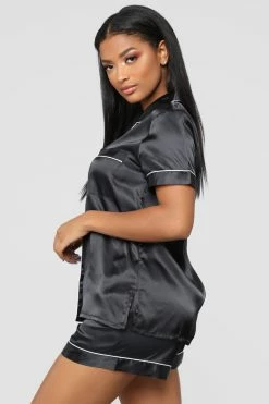 Fashion Nova Staying In PJ Set - Black Pajama Sets