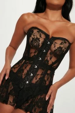 Fashion Nova Made Them Fall In Love Lace Premium Corset - Black