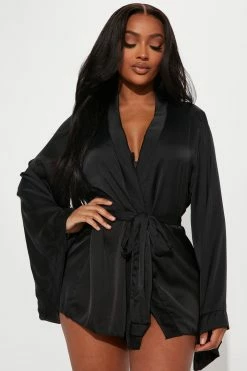 Fashion Nova Romantic Getaway Satin Robe - Black