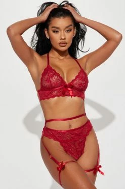 Fashion Nova Pretty In Lace 2 Piece Set - Red