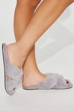 Fashion Nova Cuddling Up Slippers - Grey