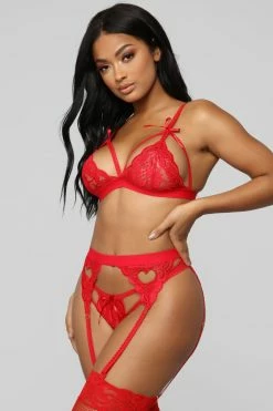 Fashion Nova Body Language 3 Piece Garter Set - Red