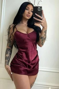 Fashion Nova Feeling A Little Shy Satin Robe Set - Wine